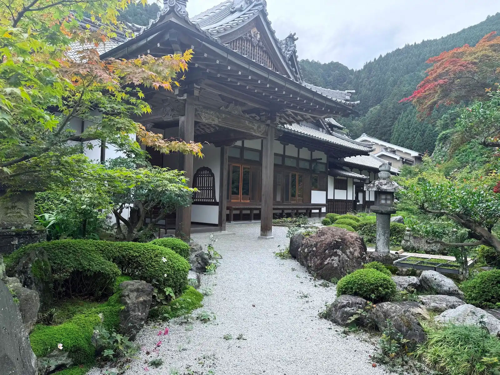 本坊外観